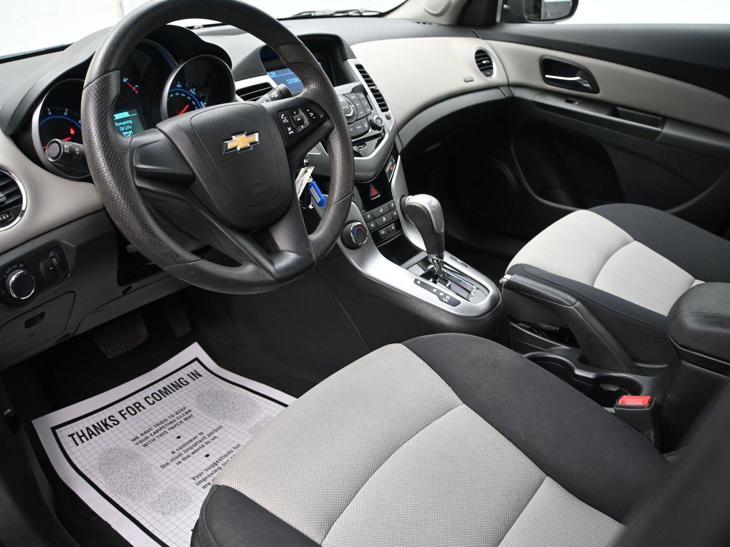 Used 2014 Chevrolet Cruze LS image 2