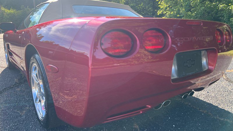 Used 2001 Chevrolet Corvette Convertible w/ Preferred Equipment Group2 RWD image 14