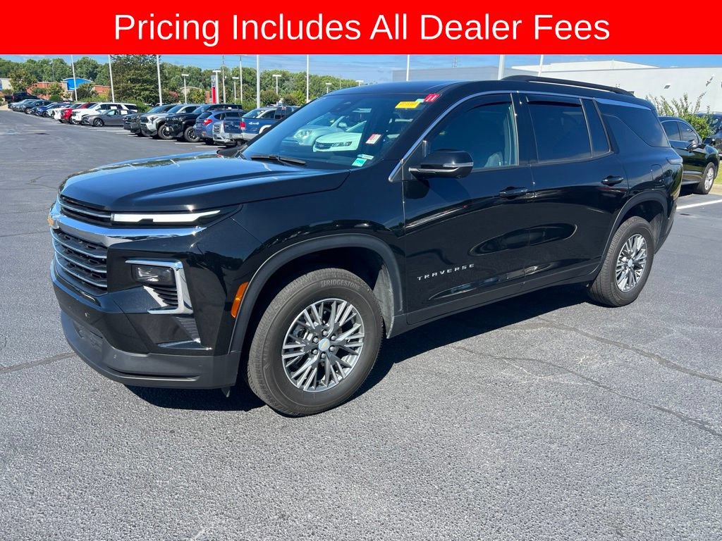 Used 2024 Chevrolet Traverse LT w/ Trailering Package AWD/4WD image 6