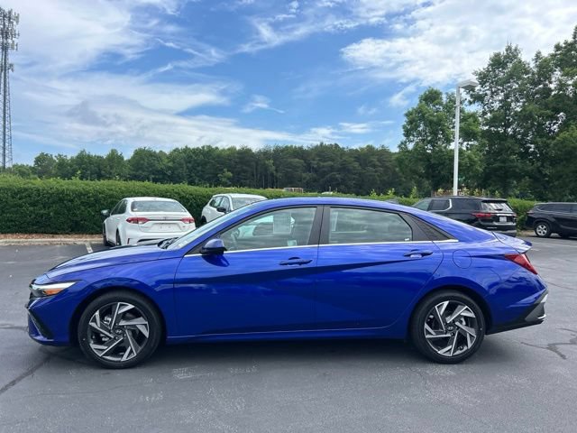 Used 2025 Hyundai Elantra SEL FWD image 10