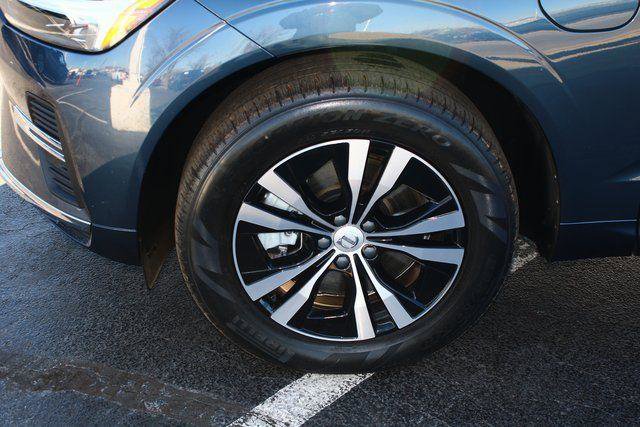 Used 2023 Volvo XC60 T8 Core image 2