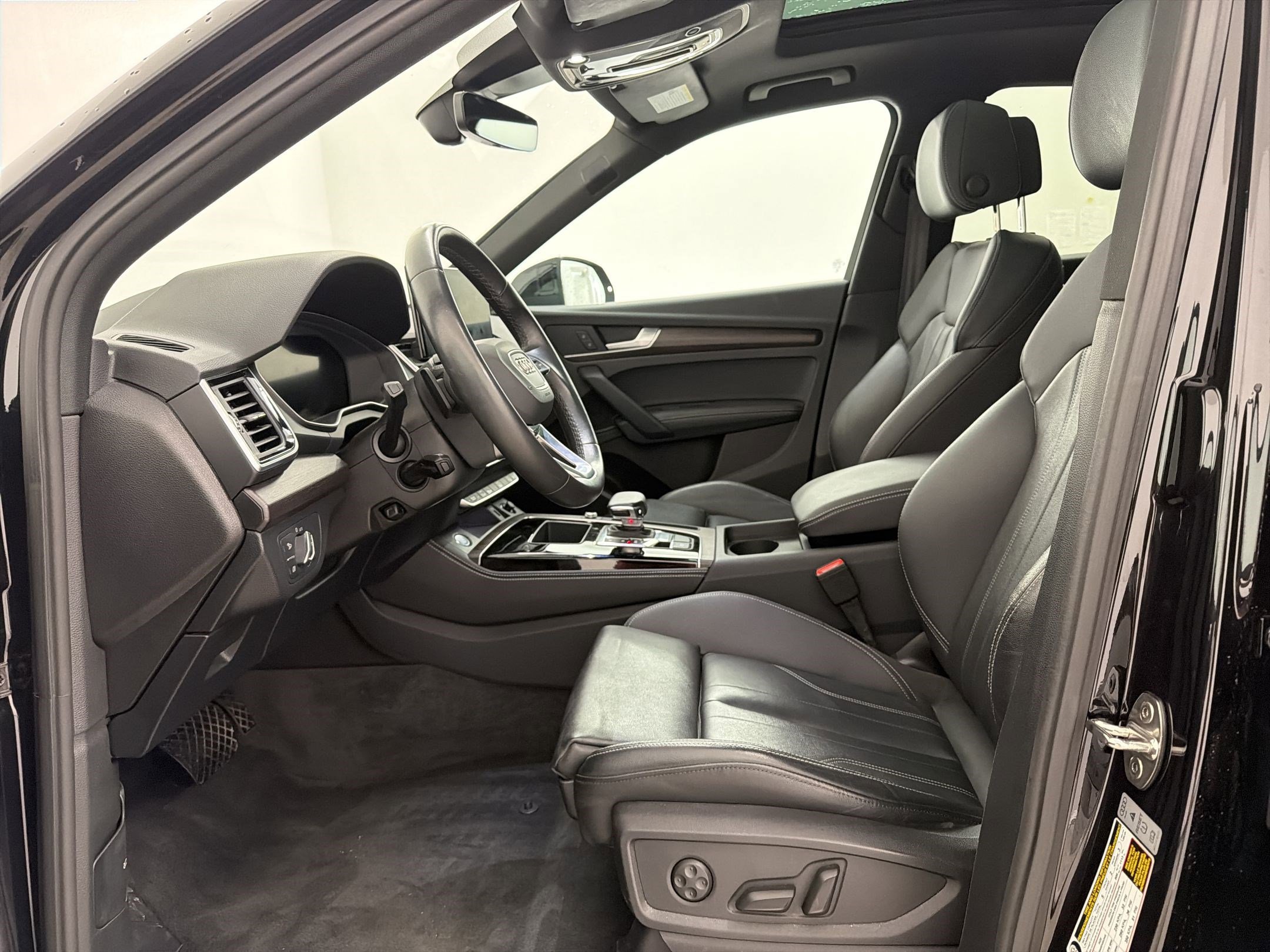 Certified 2023 Audi Q5 2.0T Premium Plus w/ Premium Plus Package AWD/4WD image 5