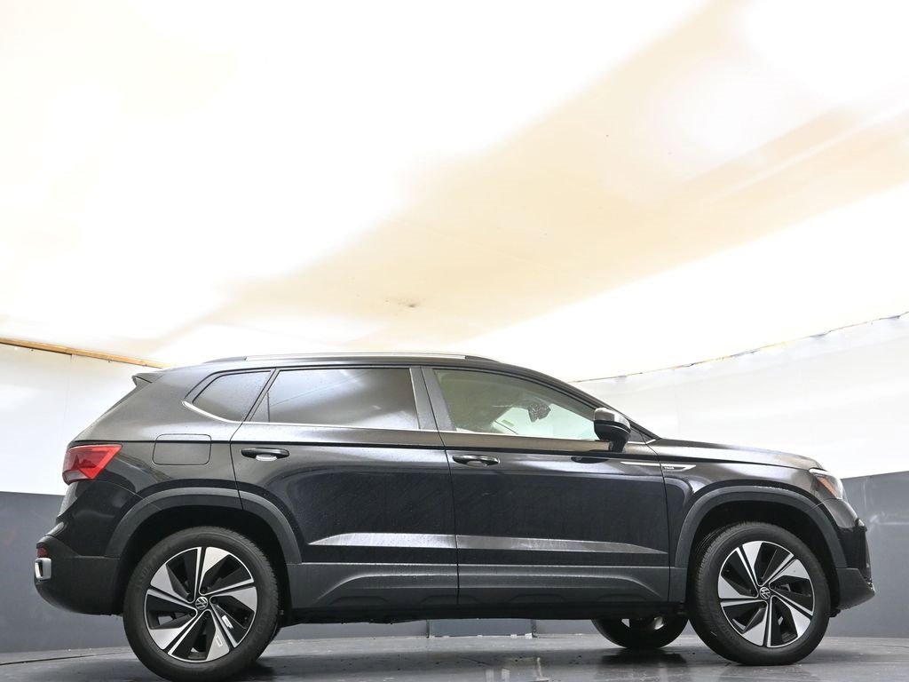 Certified 2024 Volkswagen Taos SE image 43