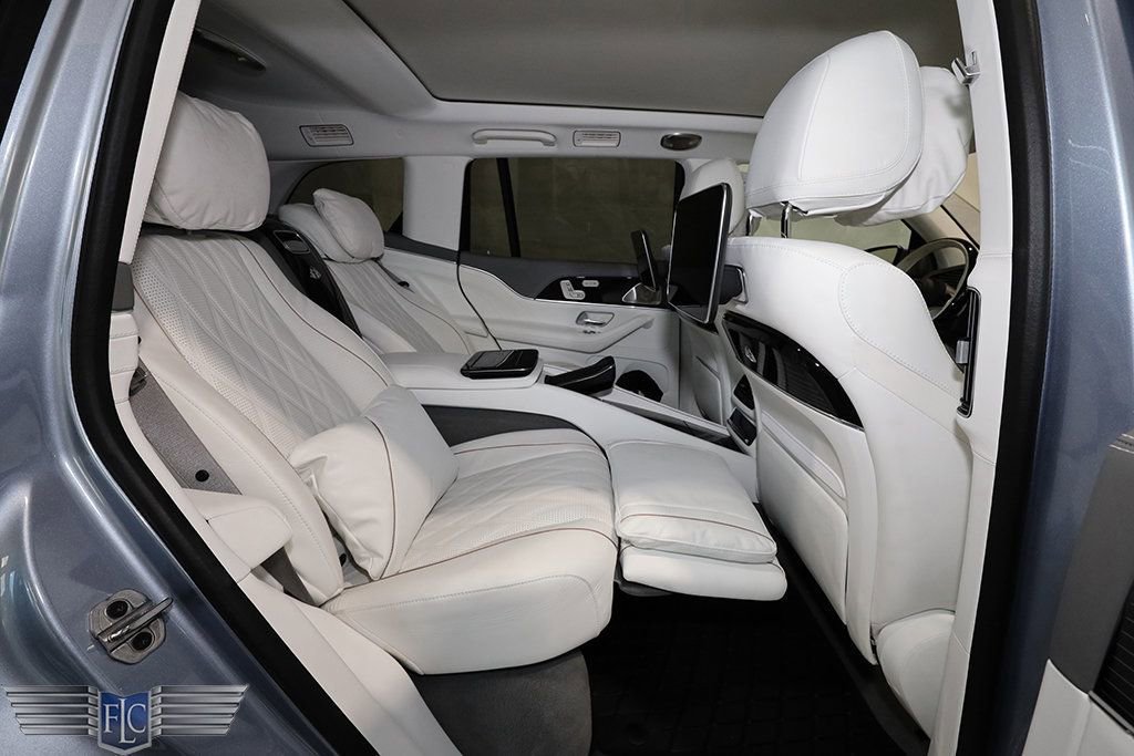 Used 2025 Mercedes-Benz Maybach GLS 600 4MATIC image 17