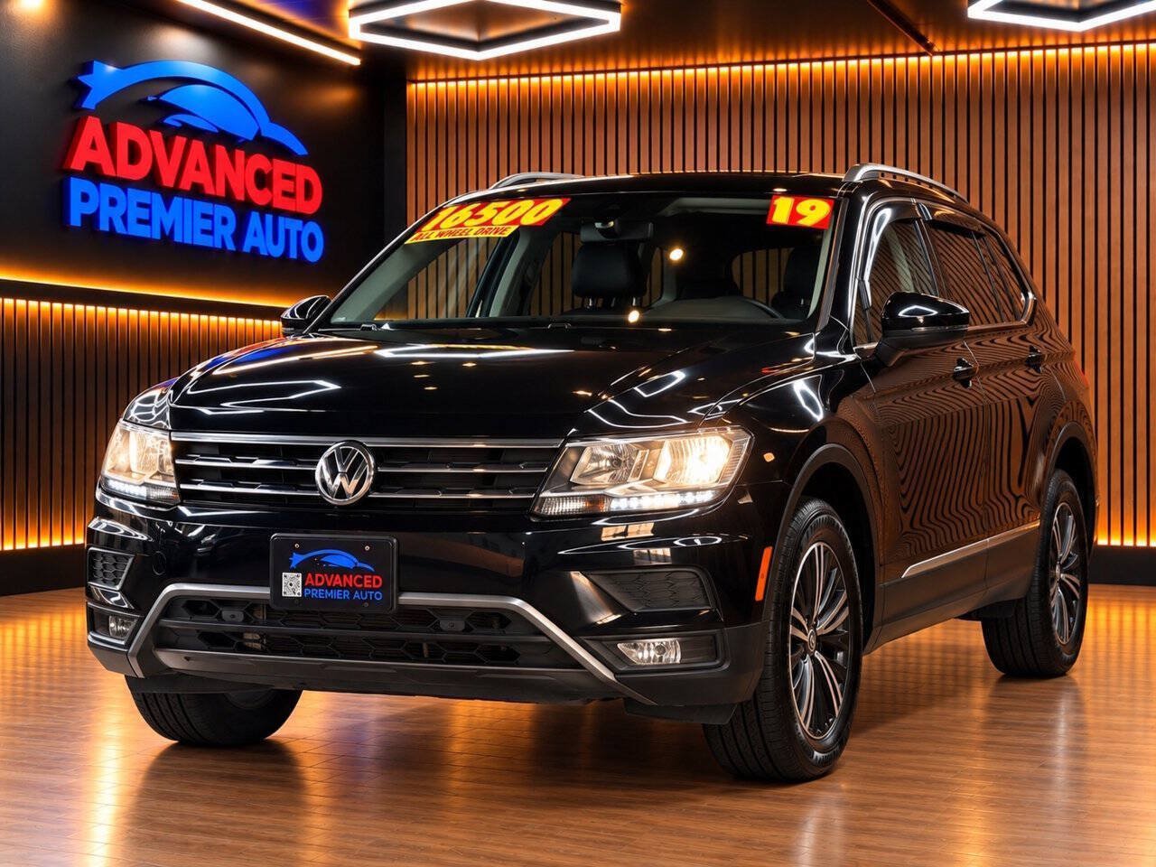 Used 2019 Volkswagen Tiguan SEL w/ 3rd Row Seat Package AWD/4WD image 1