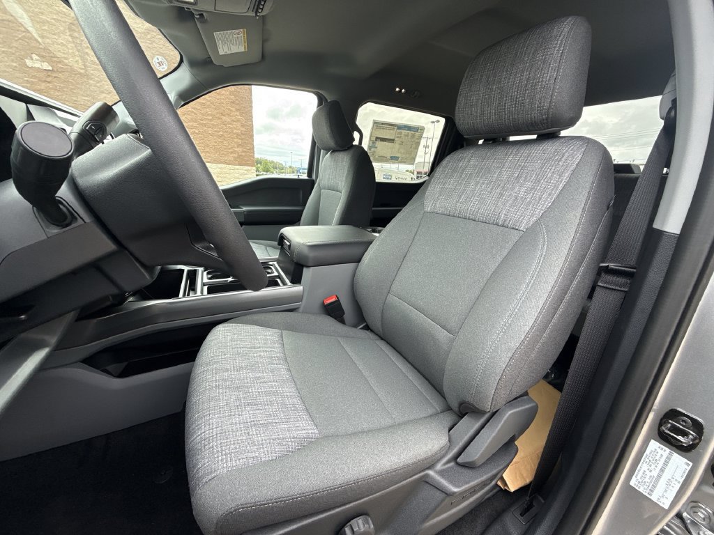 New 2027 Ford F550 4x4 Crew Cab image 13