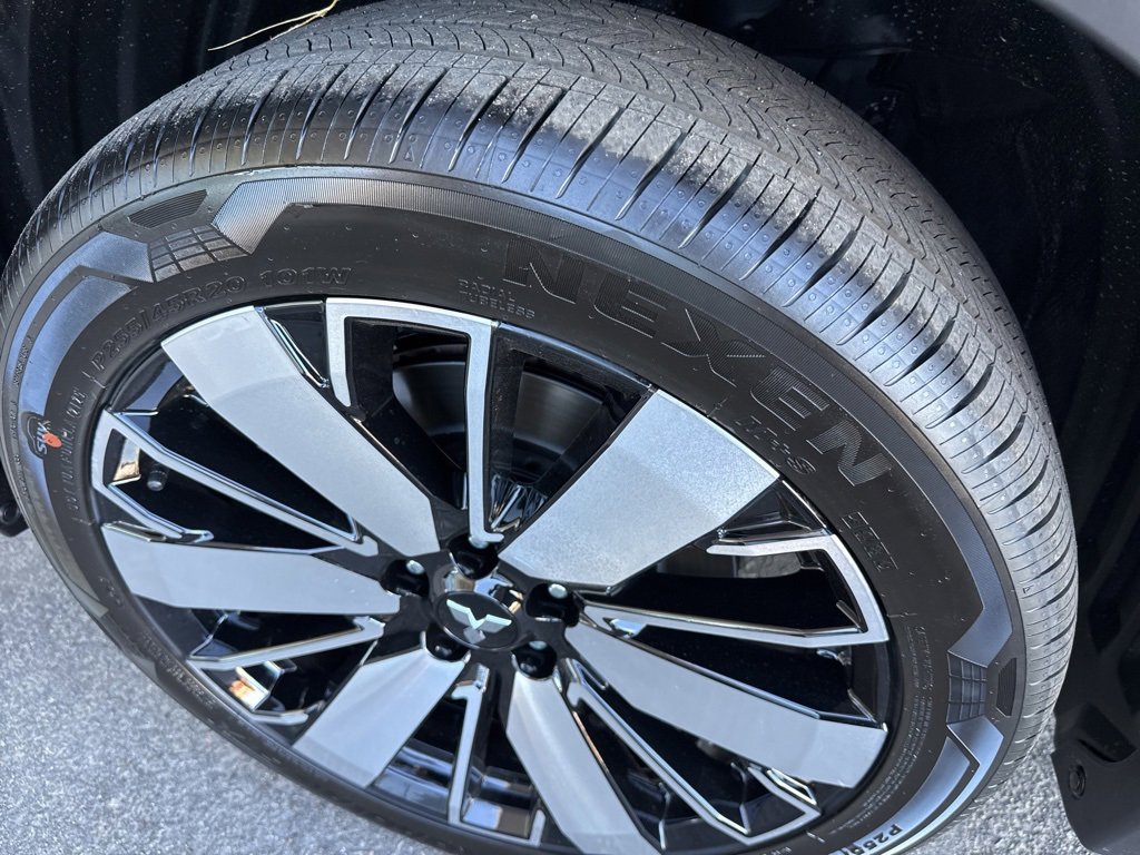 New 2025 Mitsubishi Outlander SE image 9