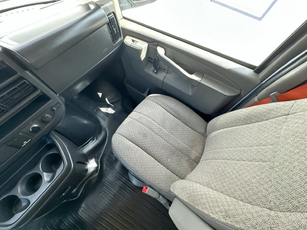 Used 2023 Chevrolet Express 3500 w/ Power Convenience Package RWD image 11