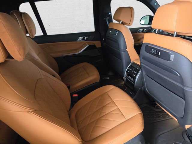 Used 2024 BMW X7 xDrive40i w/ Executive Package image 11