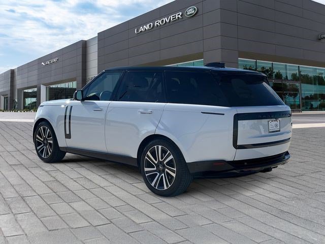 Used 2023 Land Rover Range Rover SE AWD/4WD image 3