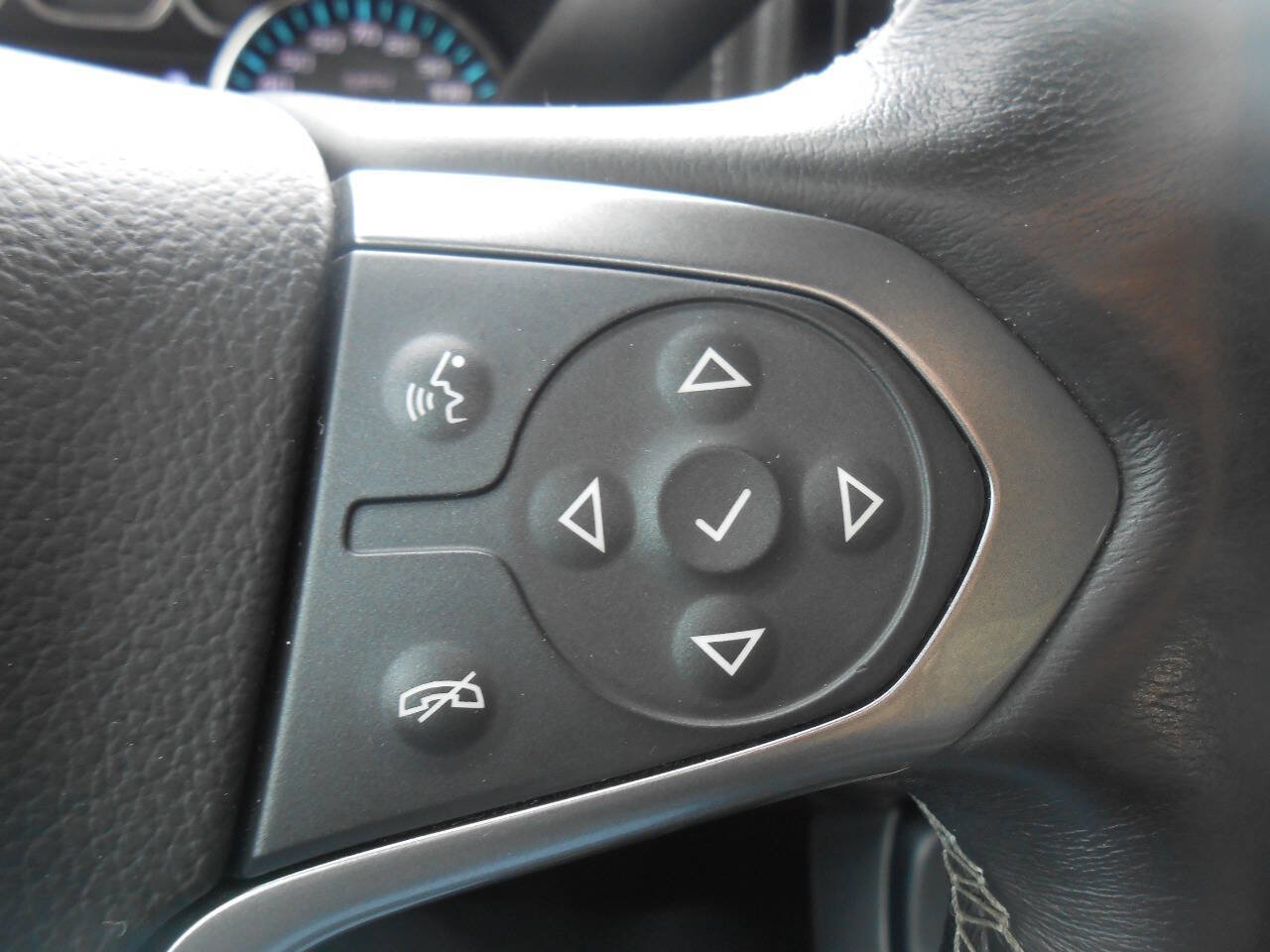 Used 2017 Chevrolet Silverado 1500 LTZ Z71 w/ LTZ Plus Package image 16