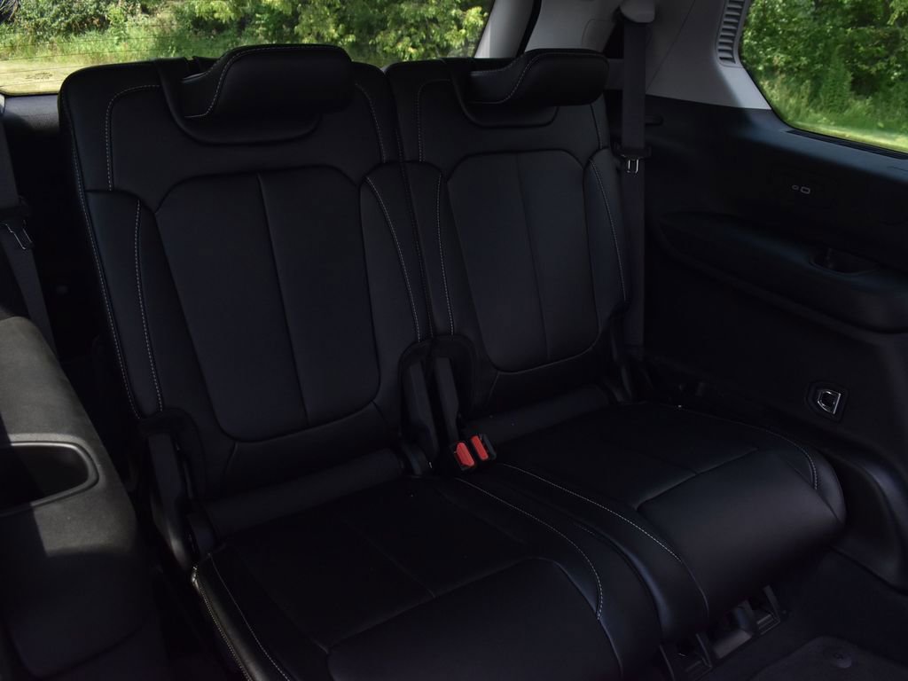 Used 2023 Jeep Grand Cherokee L Limited w/ Trailer Tow Group (B) image 27