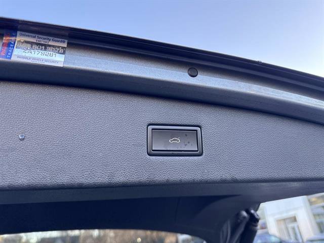 Used 2020 Volkswagen Tiguan SEL w/ 3rd Row Seat Package image 8