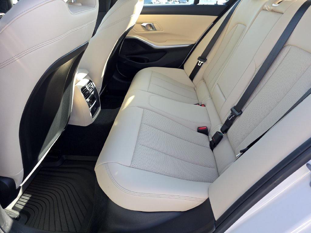 Certified 2024 BMW 330i Sedan w/ Convenience Package RWD image 21