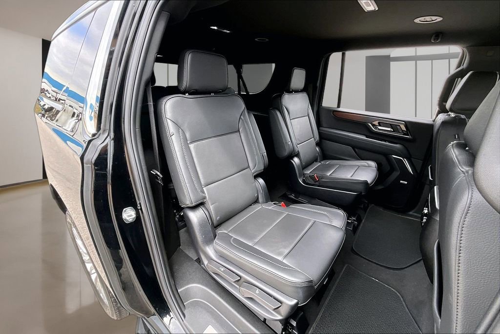 Used 2025 GMC Yukon XL Denali AWD/4WD image 26