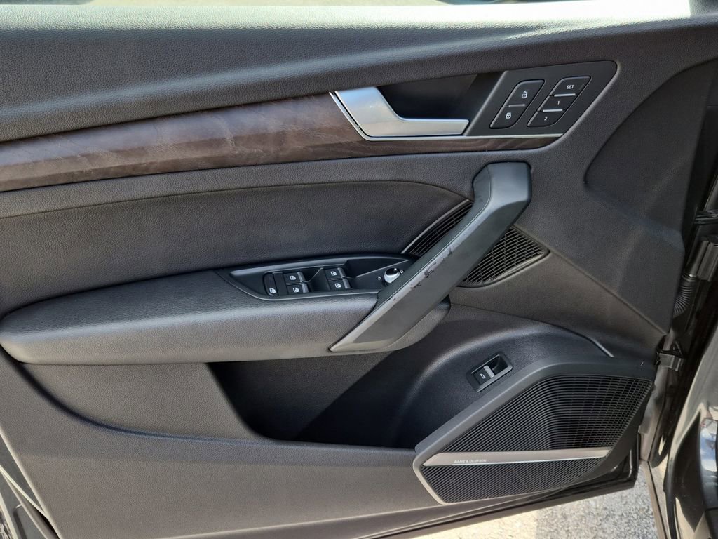 Used 2018 Audi Q5 2.0T Premium Plus w/ Premium Plus Package image 18