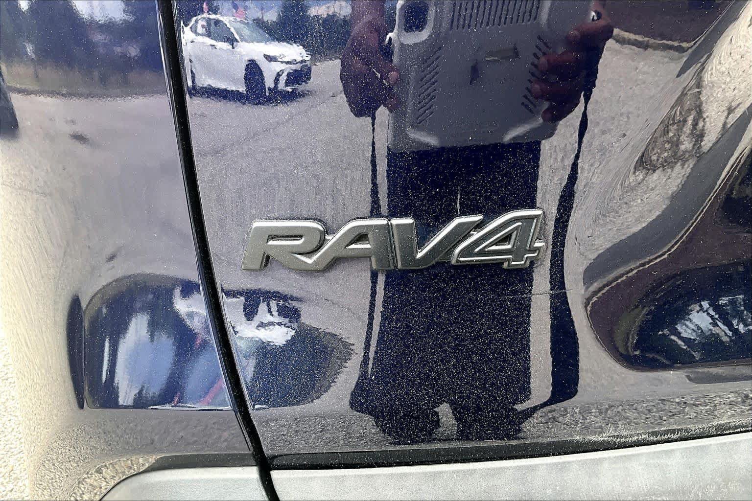 Used 2019 Toyota RAV4 Limited w/ Advanced Technology Package AWD/4WD image 10