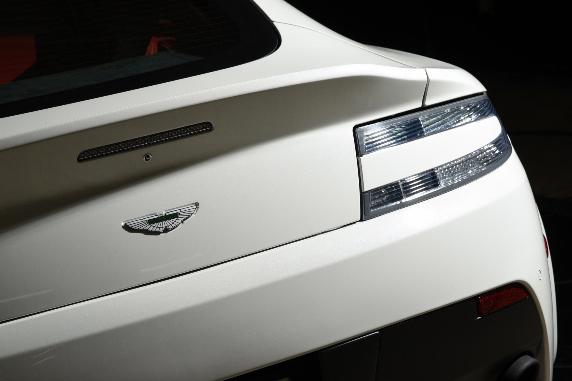 Used 2013 Aston Martin V8 Vantage Coupe image 40