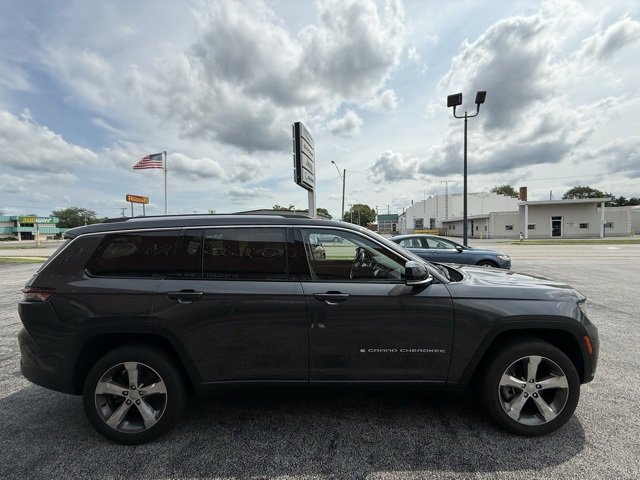 Used 2022 Jeep Grand Cherokee L Limited image 4