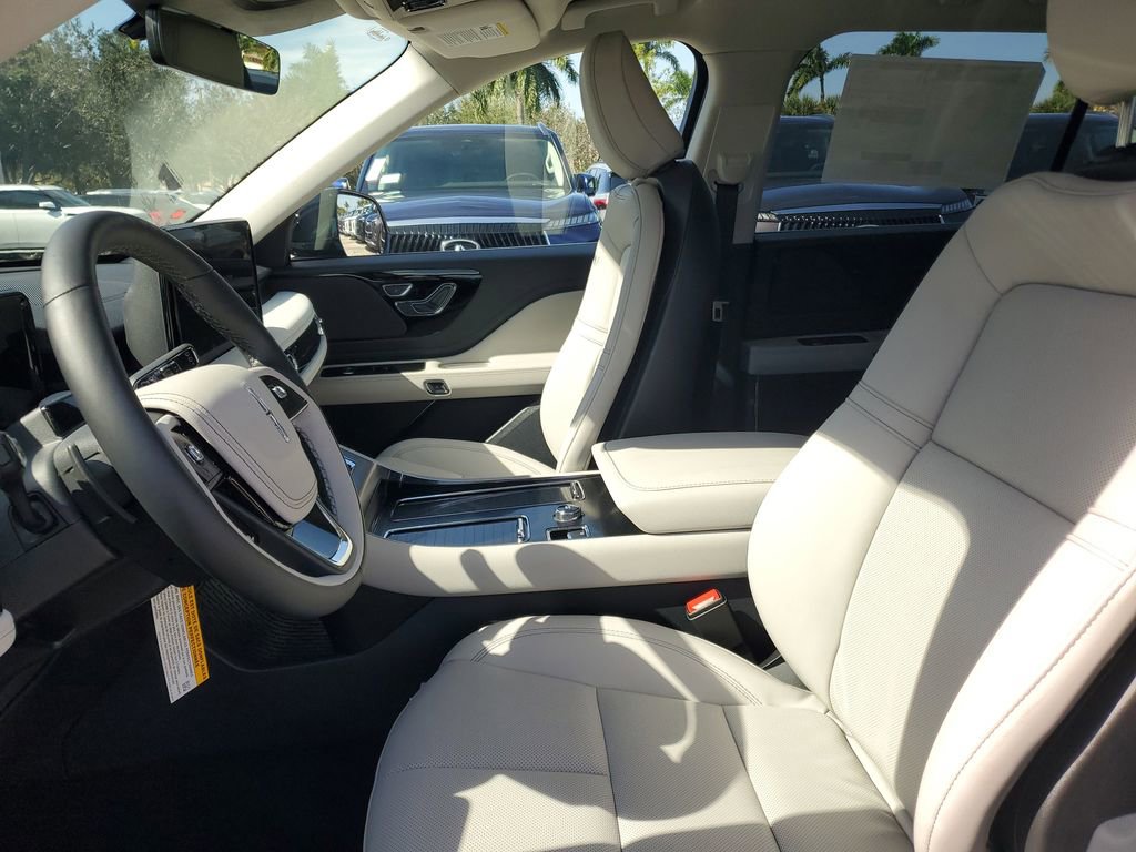 New 2026 Lincoln Aviator 2WD image 21