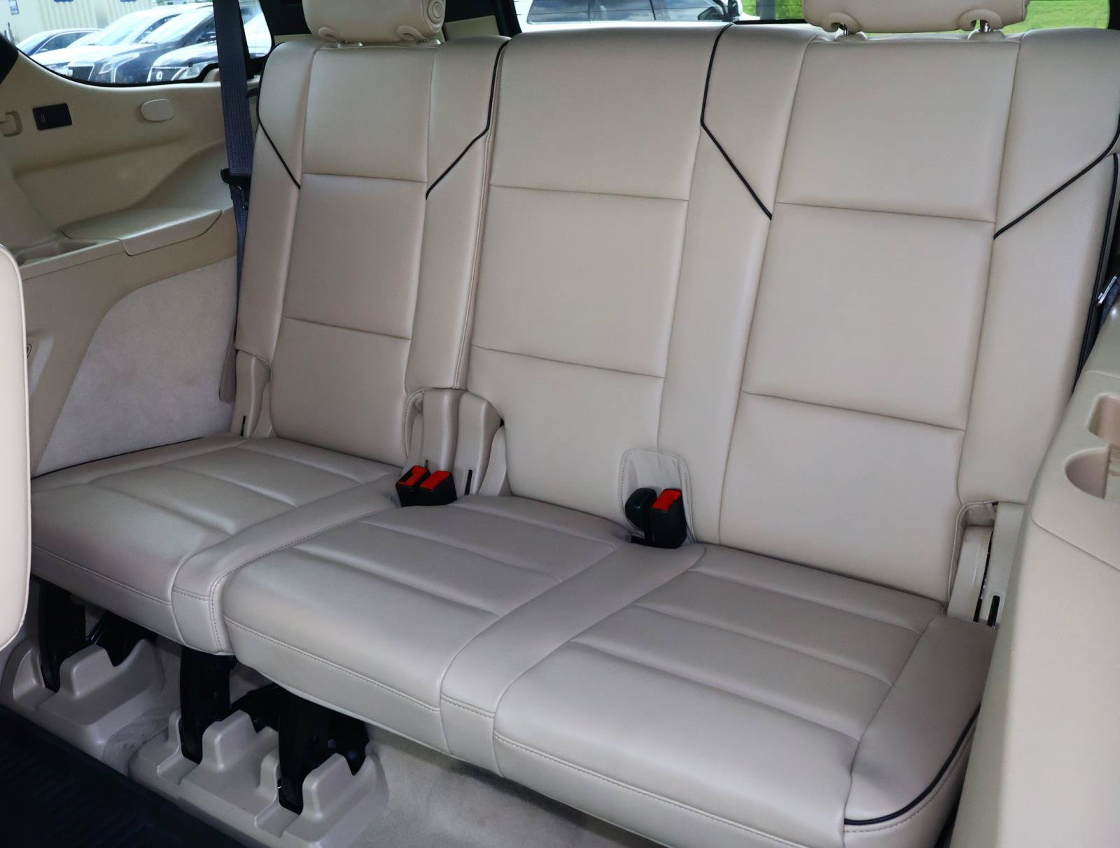 Used 2021 Cadillac Escalade Premium Luxury RWD image 29