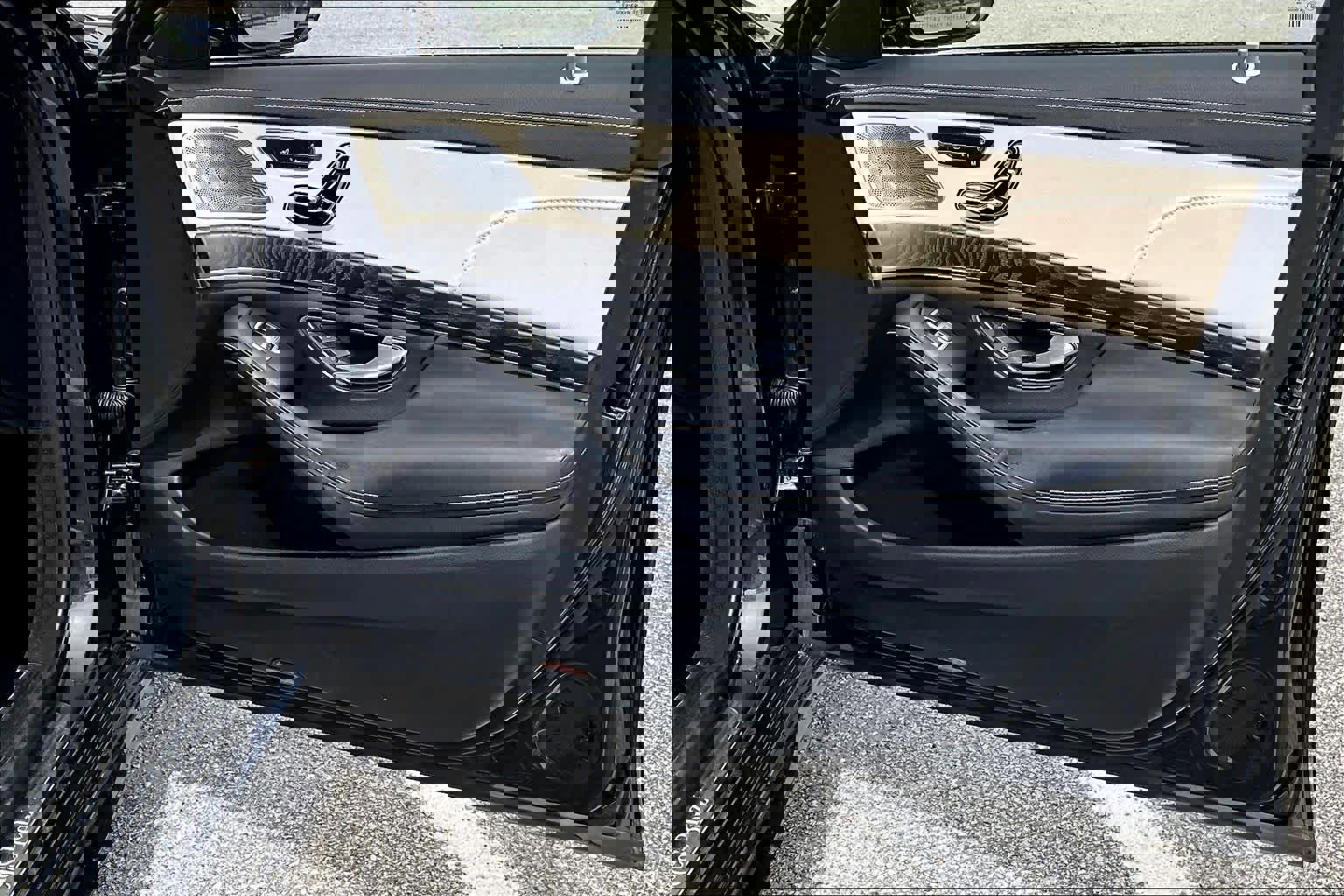 Used 2019 Mercedes-Benz S 560 Sedan image 23