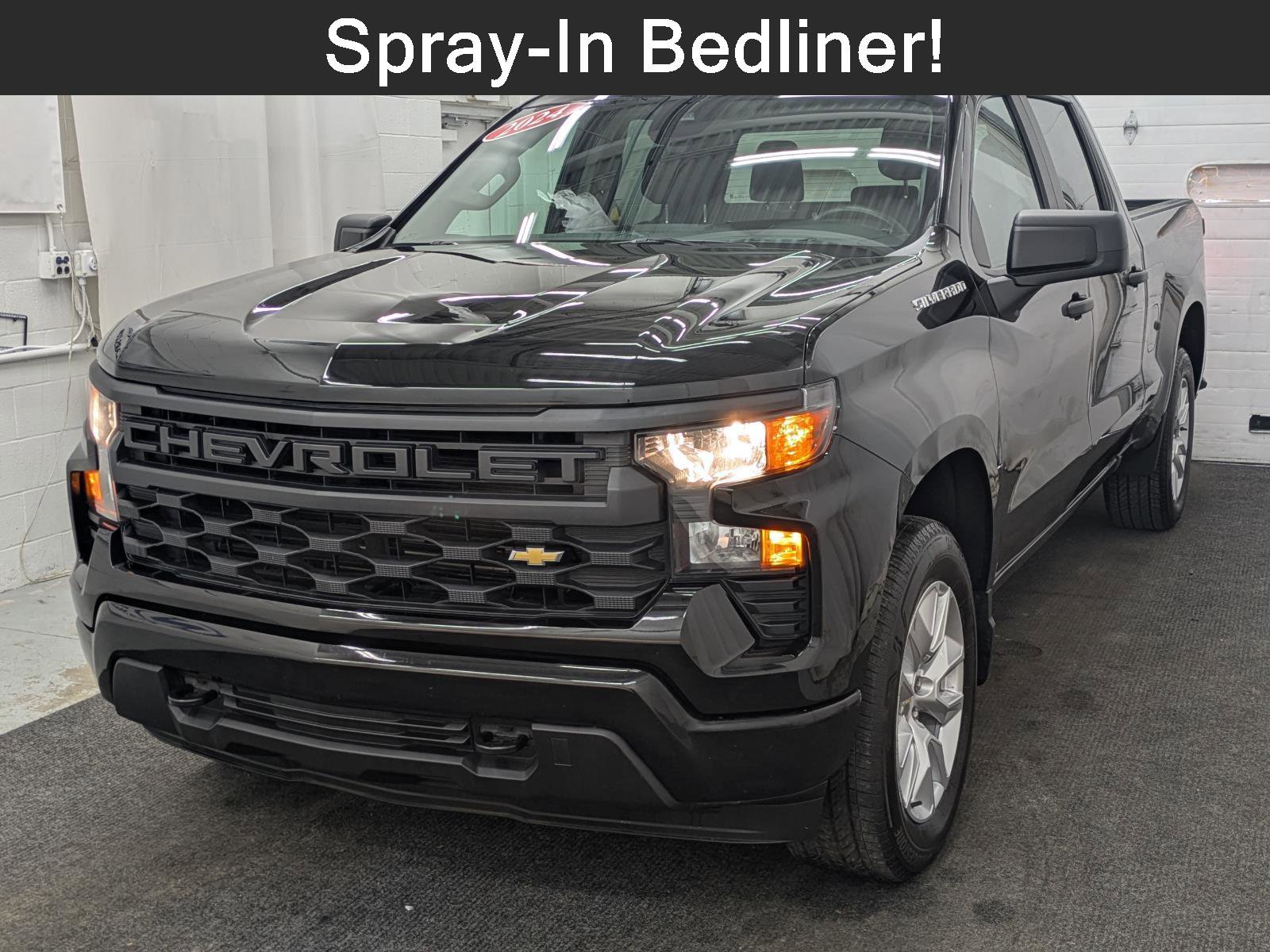 Used 2024 Chevrolet Silverado 1500 Custom image 1