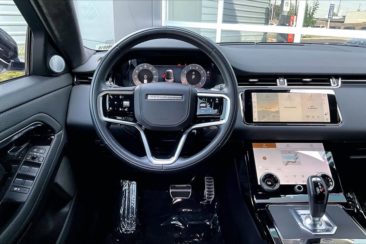 Used 2023 Land Rover Range Rover Evoque HST image 5