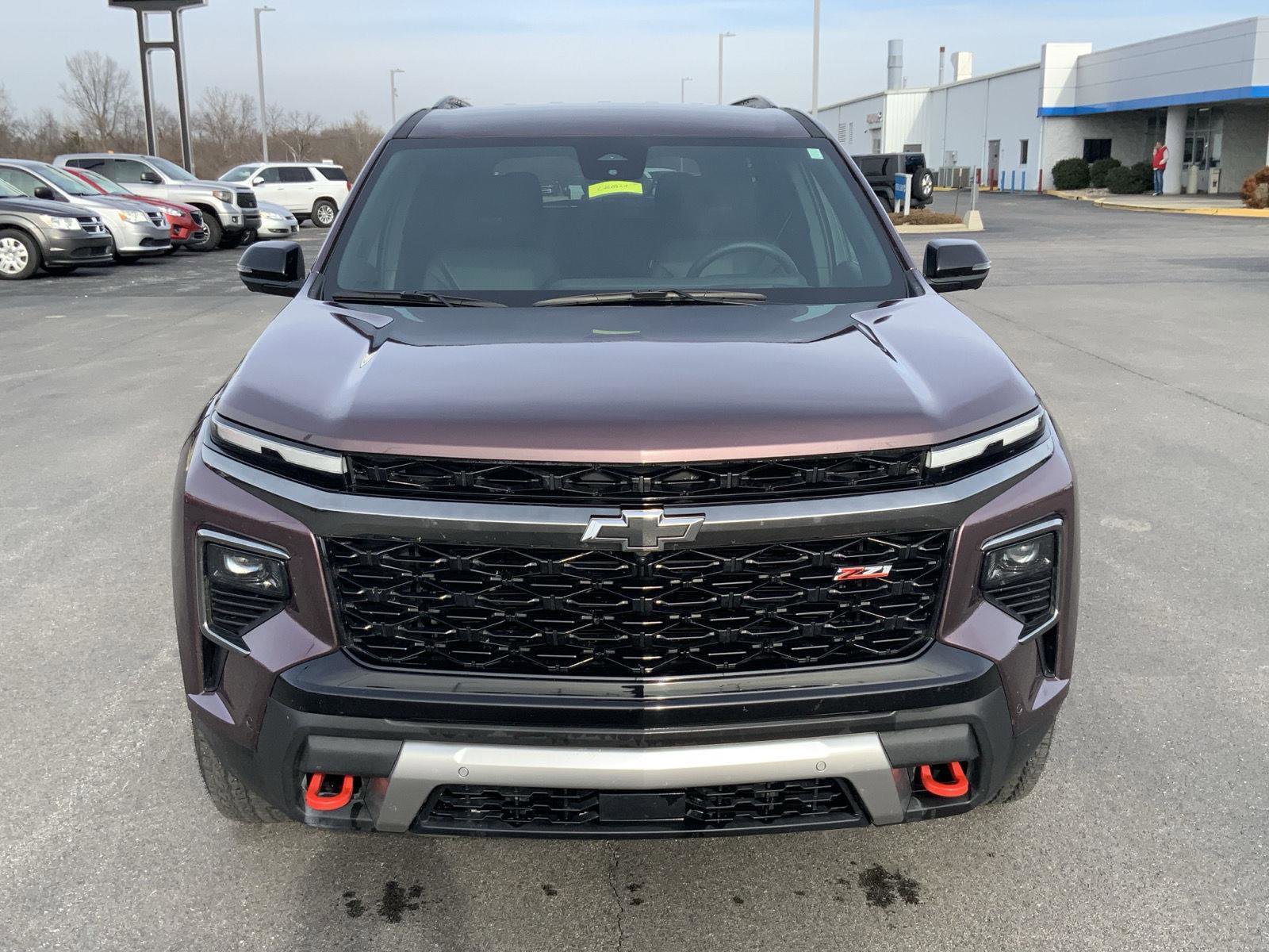 Used 2024 Chevrolet Traverse Z71 w/ Enhanced Driving Package image 3