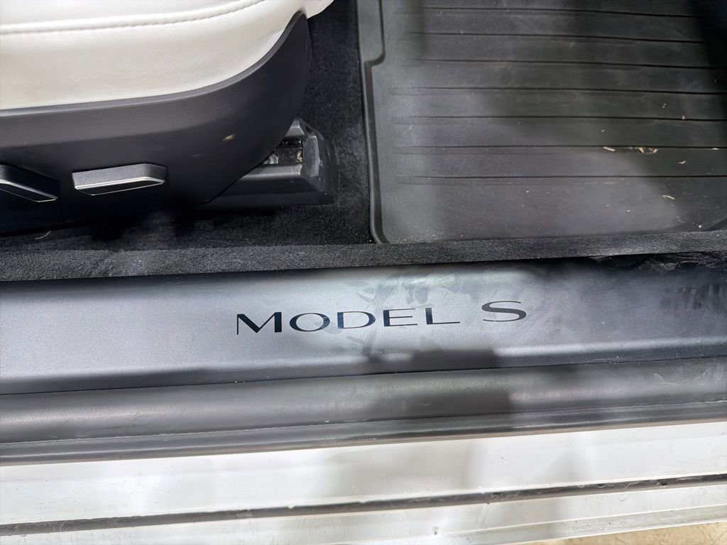 Used 2022 Tesla Model S Plaid image 33