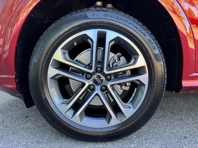 Used 2025 Audi Q5 Premium w/ 19" Wheel Package AWD/4WD image 8