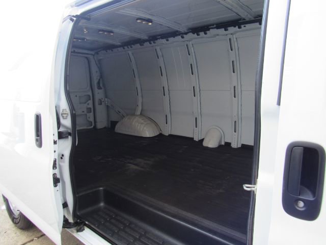 Used 2023 GMC Savana 2500 Extended w/ Driver Convenience Package image 9