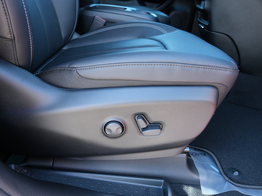 New 2026 Chrysler Pacifica Select image 34