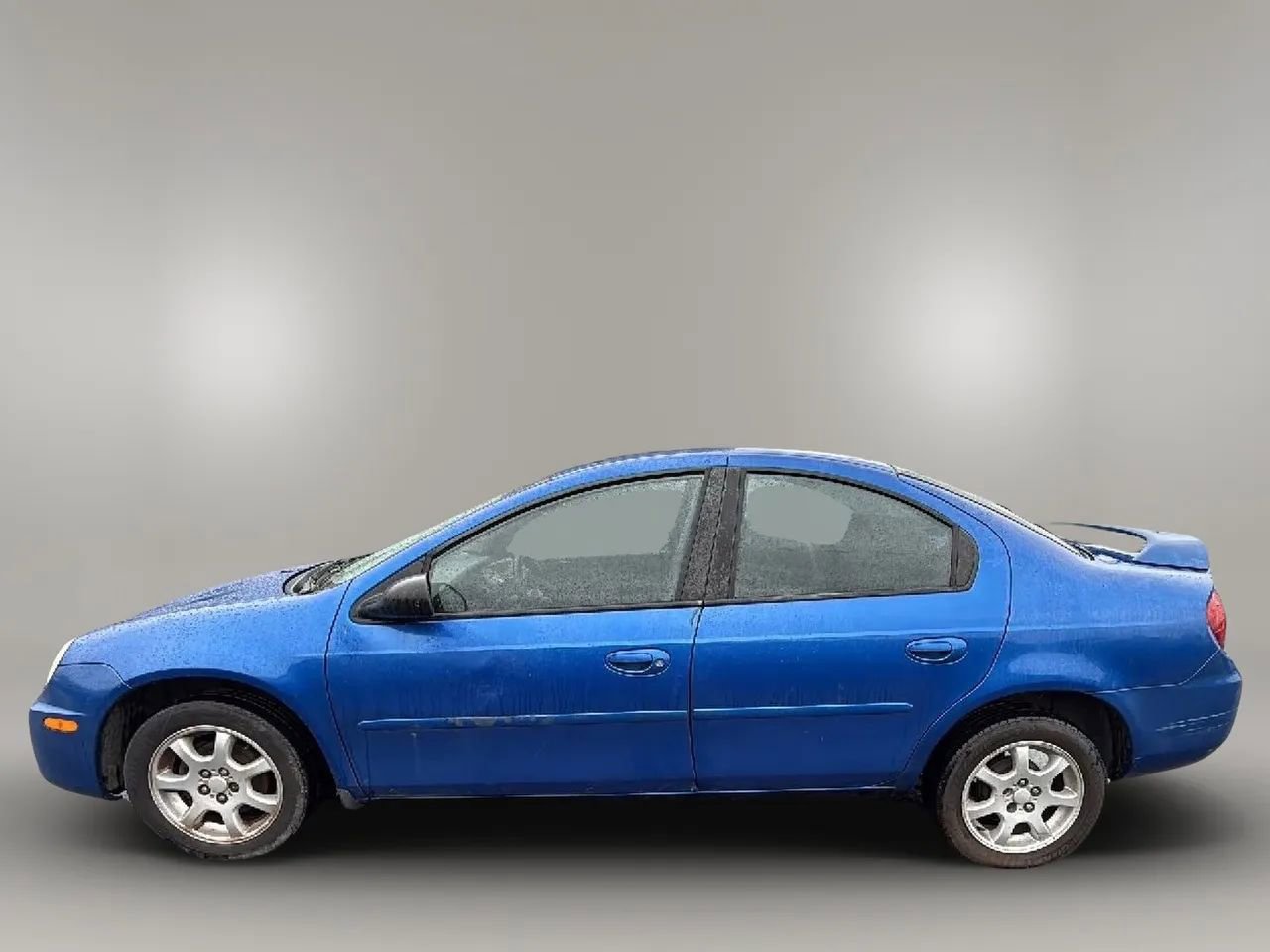 Used 2005 Dodge Neon SXT w/ Sport Appearance Group image 2