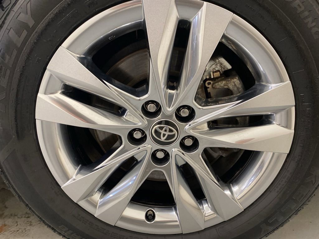 Used 2023 Toyota Sienna Limited AWD/4WD image 22