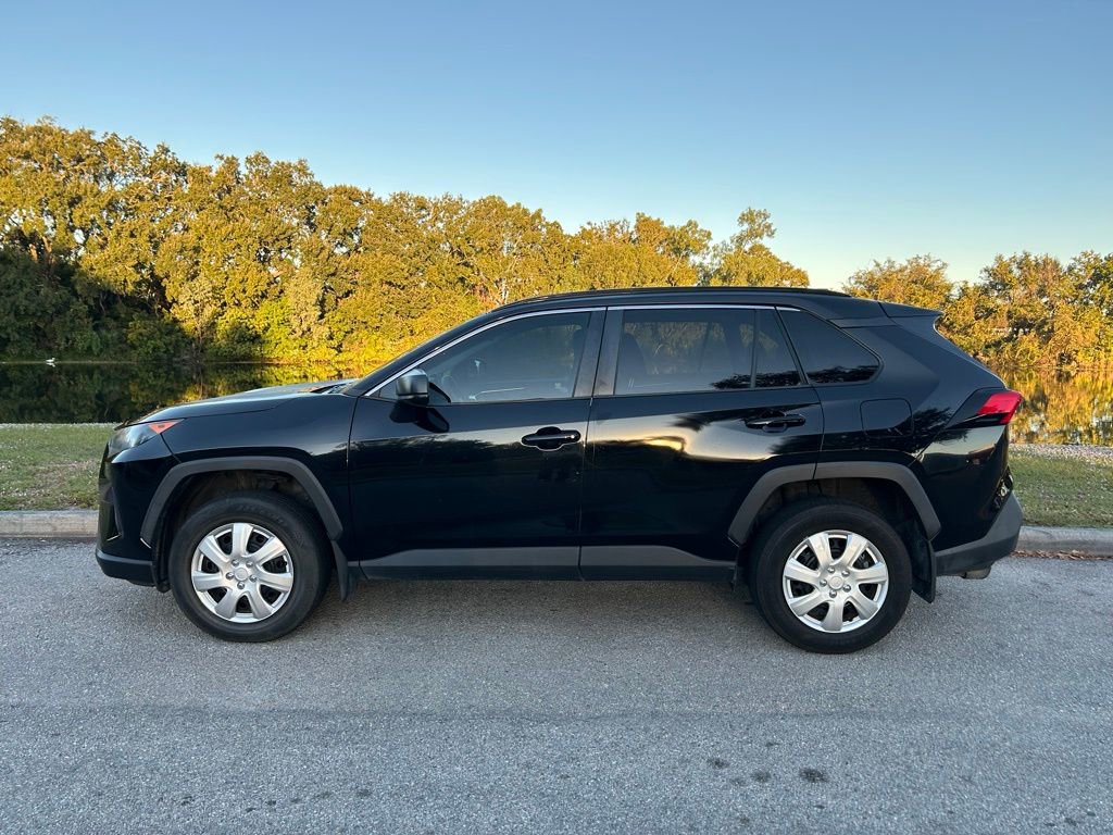 Used 2020 Toyota RAV4 LE image 2