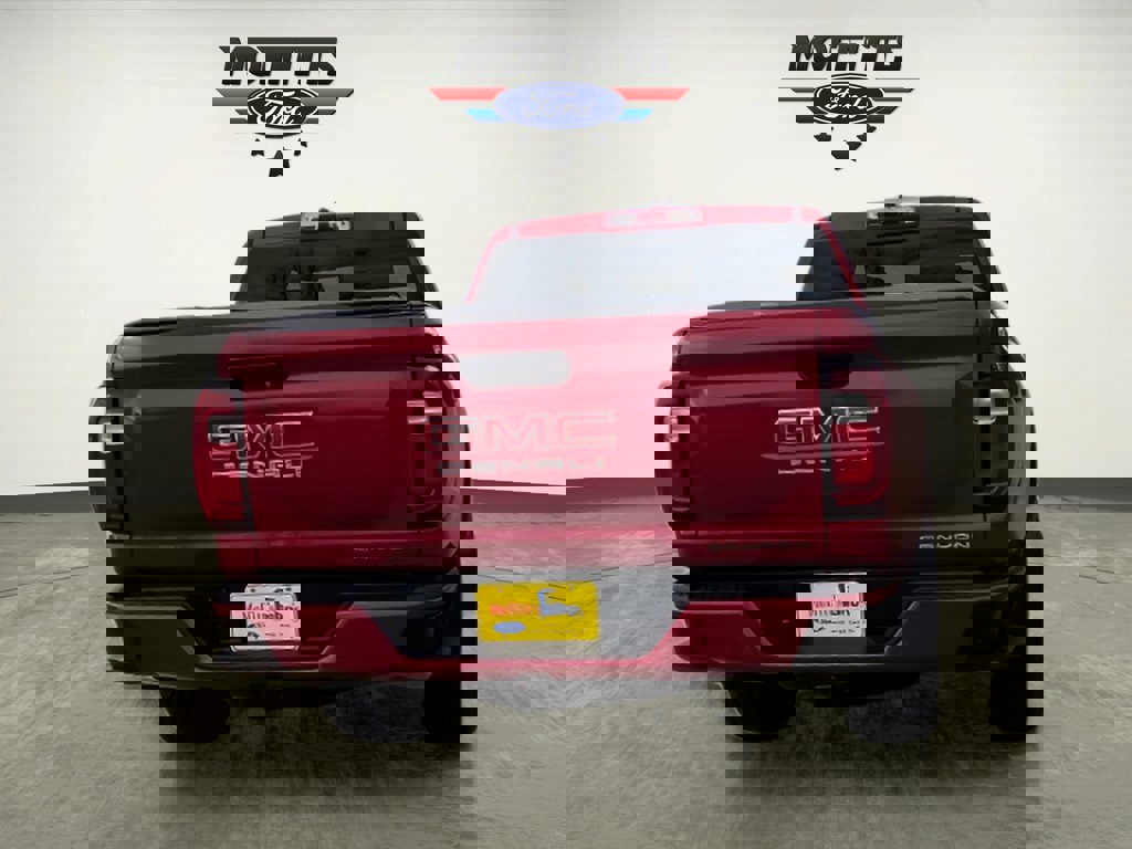 Used 2024 GMC Canyon Denali image 4