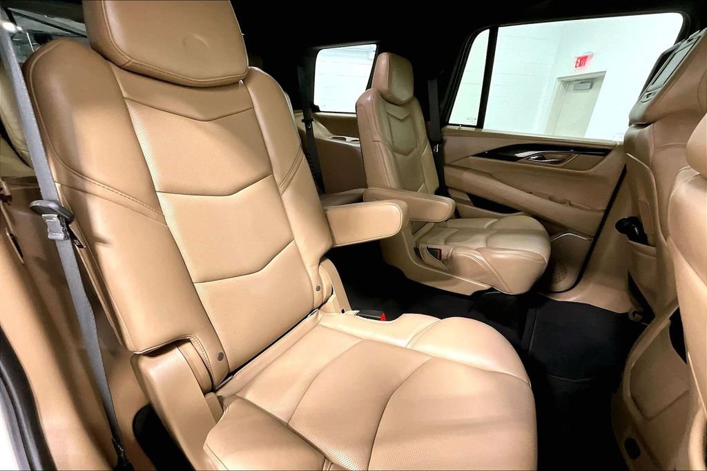 Used 2018 Cadillac Escalade Platinum AWD/4WD image 33