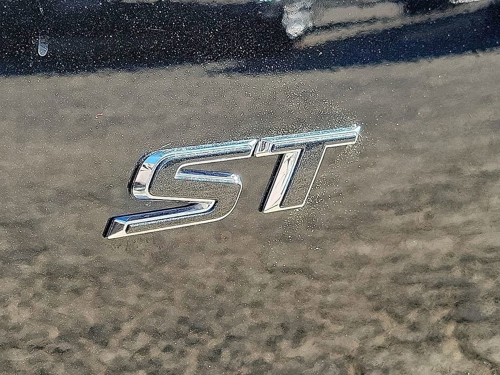 New 2026 Buick Enclave Sport Touring w/ LPO, Floor Liner Package FWD image 9