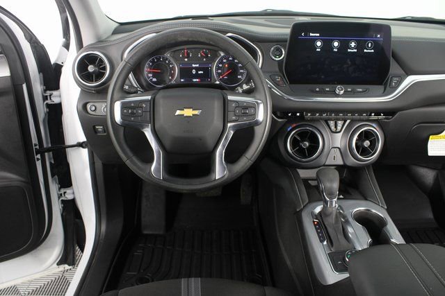 Used 2024 Chevrolet Blazer LT w/ Convenience Package image 11
