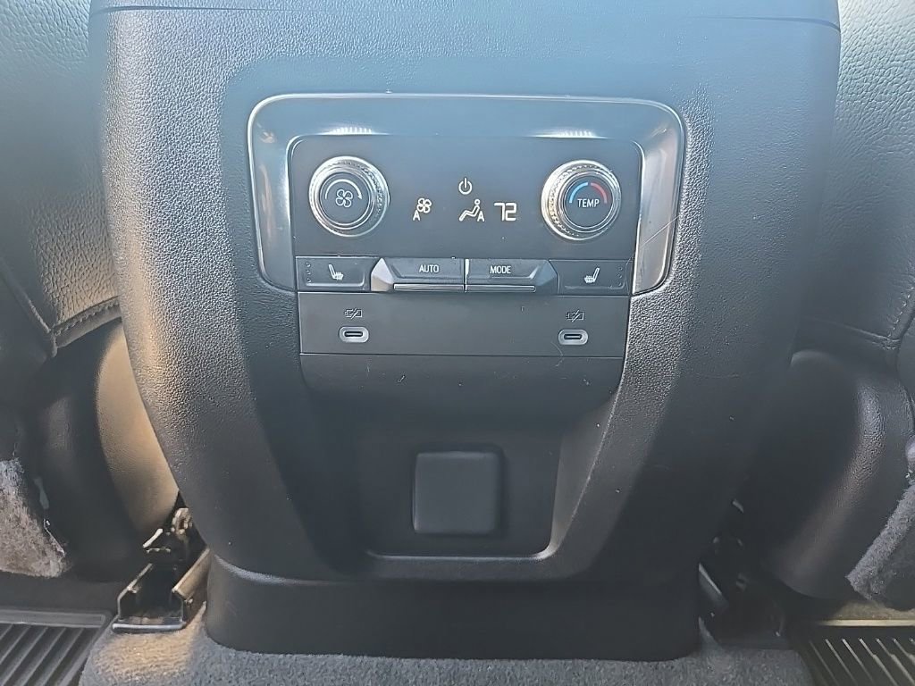 Used 2022 GMC Yukon XL Denali image 32