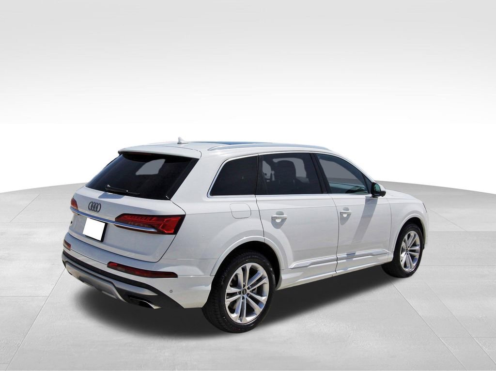 Used 2025 Audi Q7 3.0T Premium Plus image 4