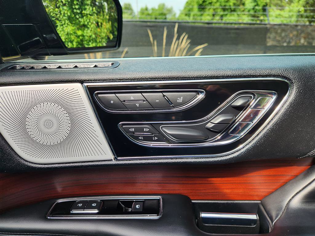 Used 2021 Lincoln Navigator Reserve w/ Luxury Package image 16