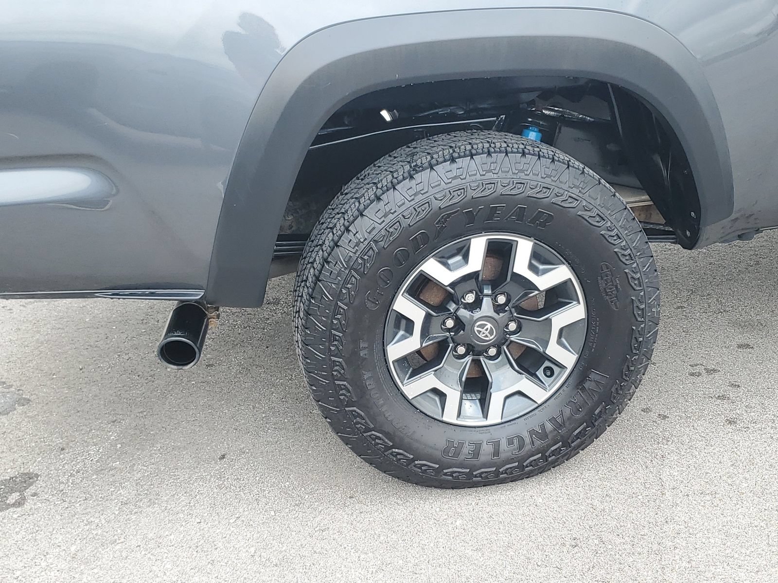 Certified 2023 Toyota Tacoma TRD Off-Road w/ Black Out Package (TMS) AWD/4WD image 5