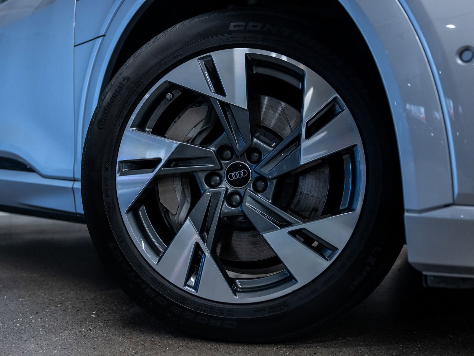 Used 2023 Audi e-tron Premium Plus AWD/4WD image 14