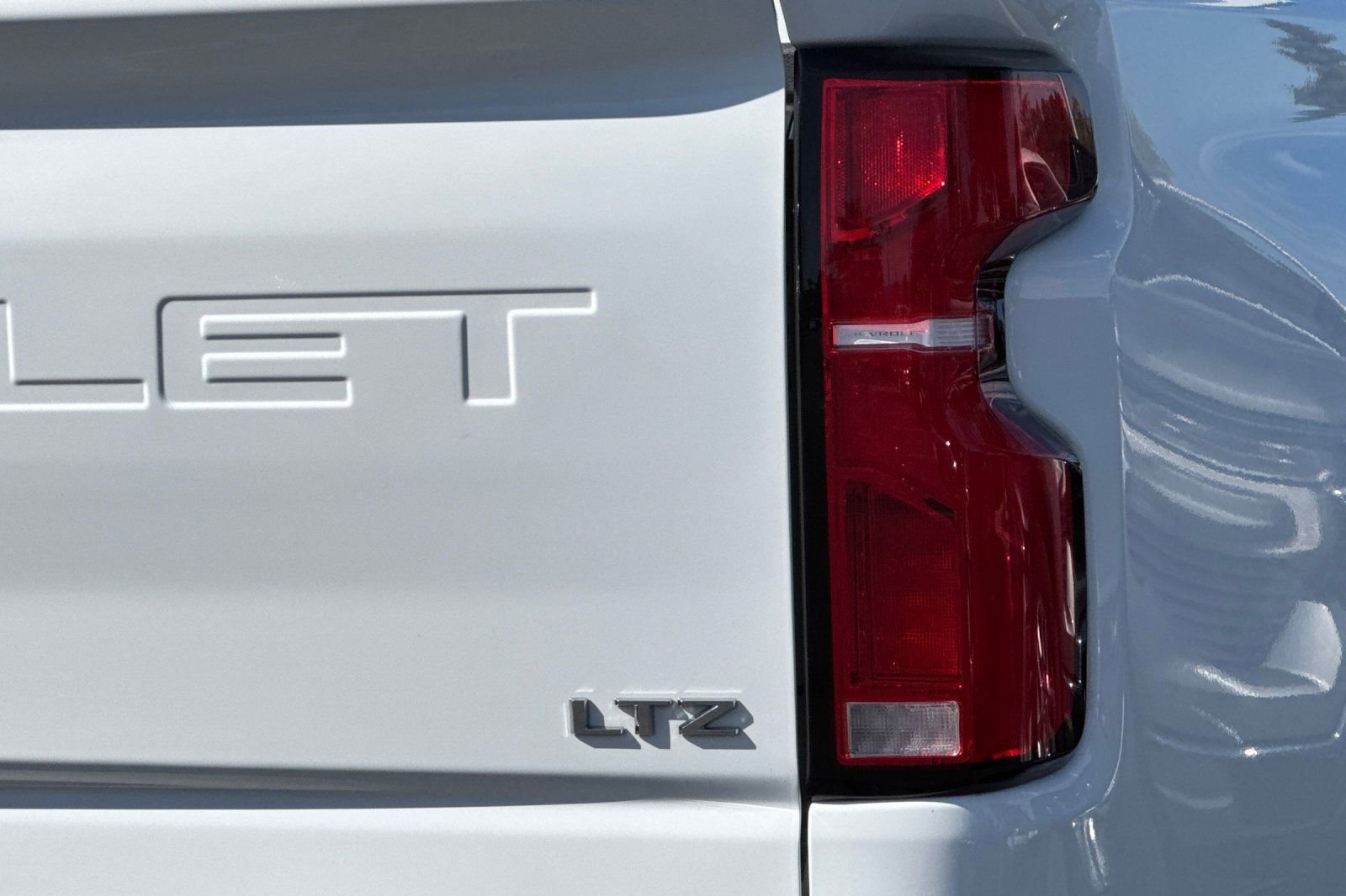 Used 2025 Chevrolet Silverado 2500 LTZ w/ LTZ Premium Package image 46