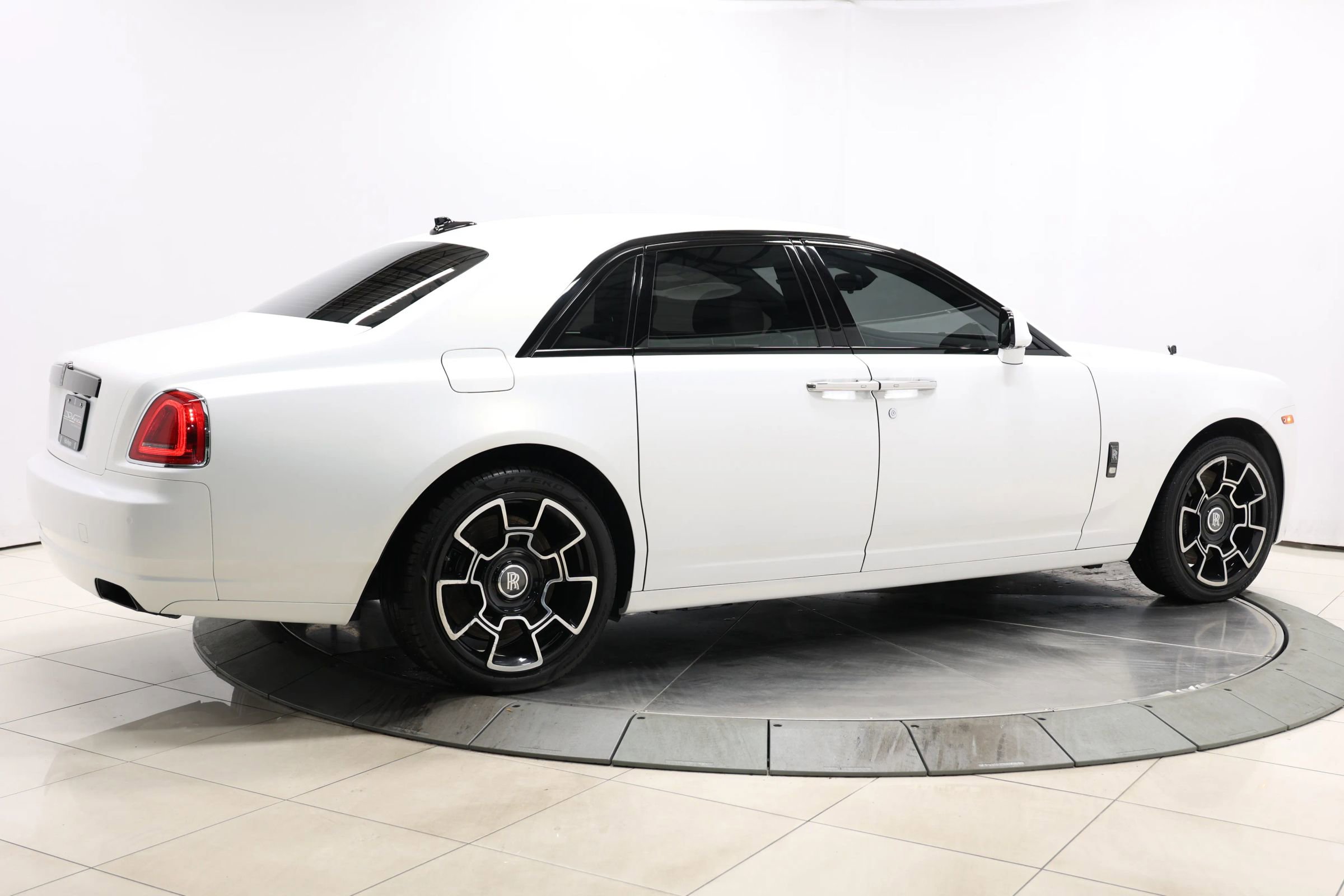 Used 2017 Rolls-Royce Ghost Series II Sedan 4D image 4