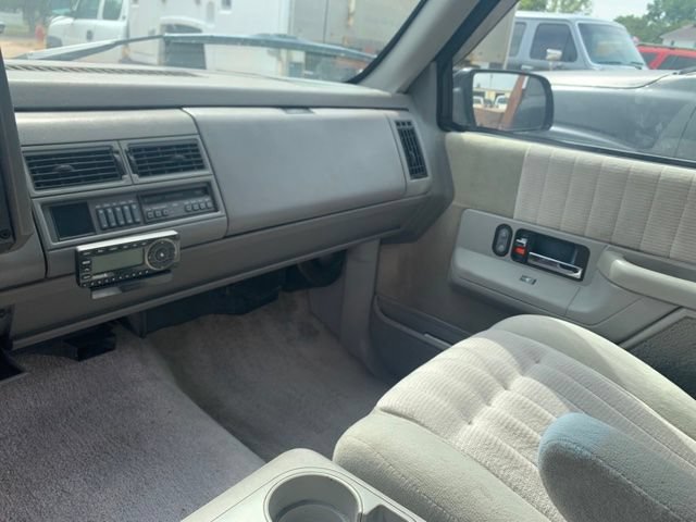 Used 1994 Chevrolet Suburban 2WD image 7