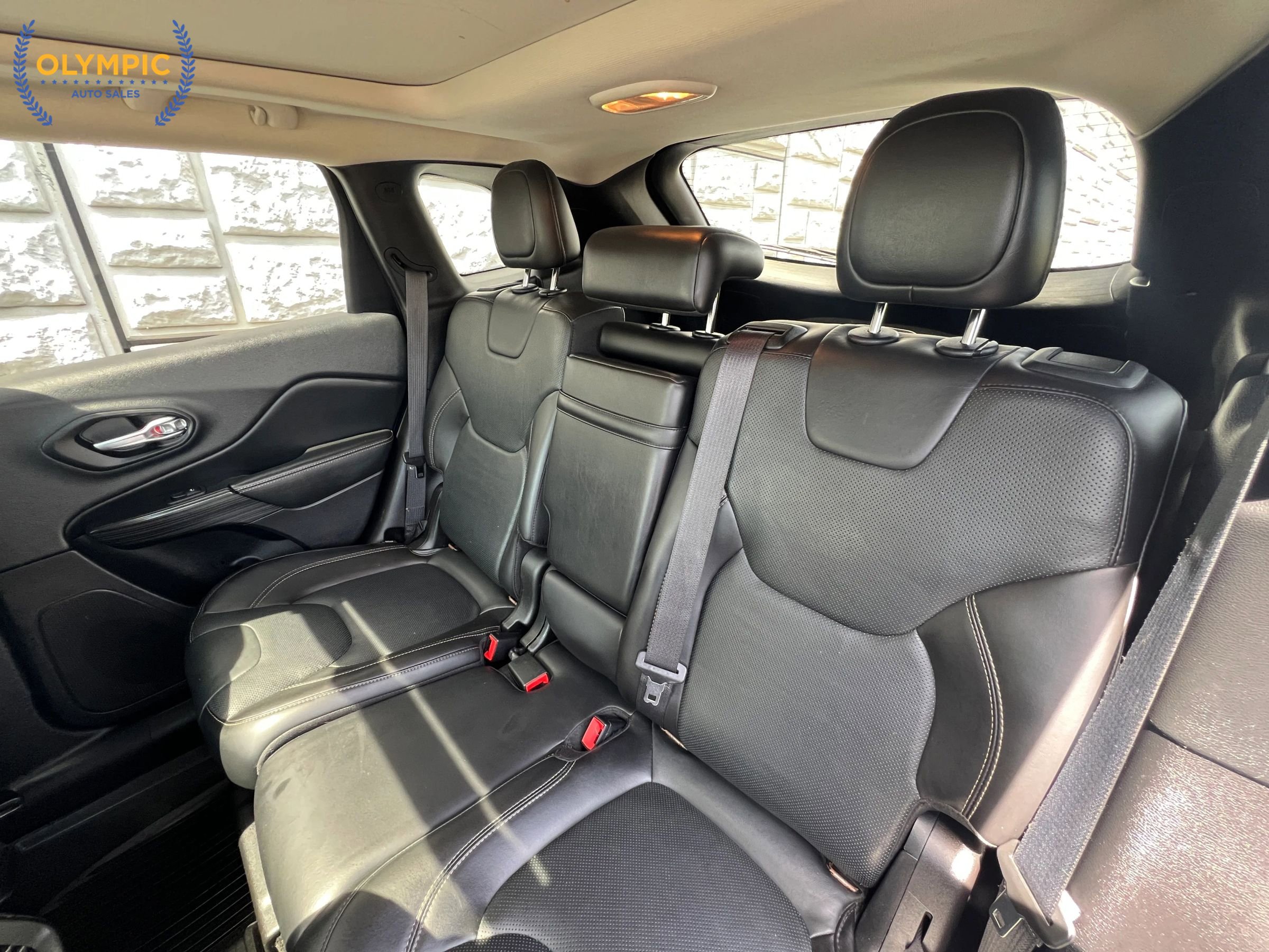 Used 2016 Jeep Cherokee Limited w/ Luxury Group AWD/4WD image 48