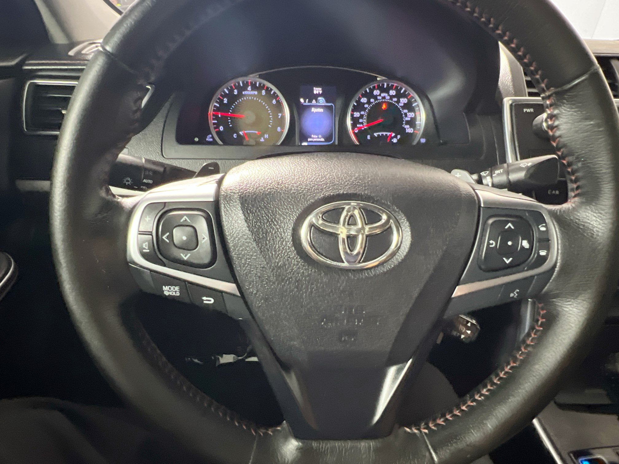 Used 2015 Toyota Camry SE FWD image 18